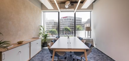  Serviced Office vs. Traditional Lease: The Smart Way to Cut Overhead Costs 